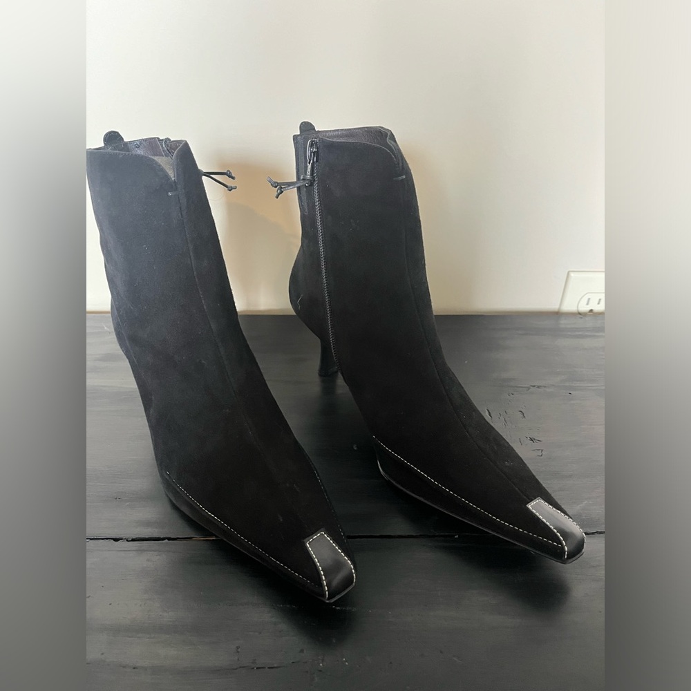 Donald J Pliner | NWT heeled black boots